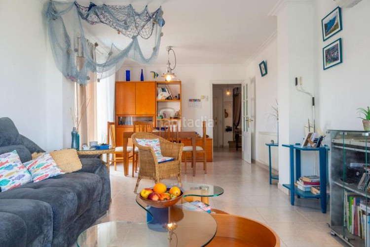 Ático exclusivo ático dúplex en primera línea de mar con vistas espectaculares en Escala (L´)