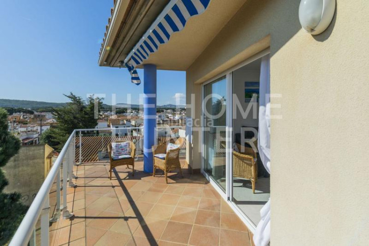 Ático  de 133 m2 con terraza en venta en escala, l en Escala (L´)