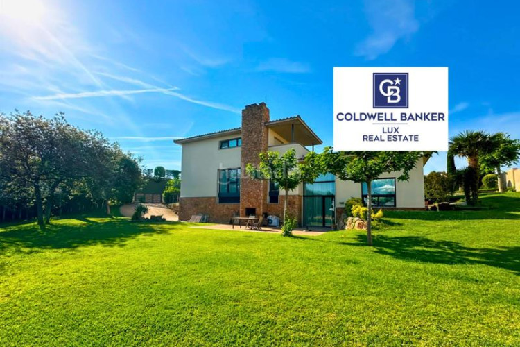 Casa villa de lujo en venta situada en una de las zonas más tranquilas de lescala, a un paso de las playas de empúries y del centro del en Escala (L´)