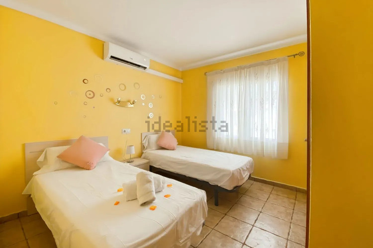 Casa independiente en CL Avet