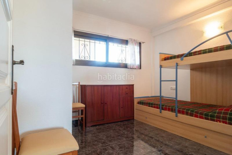 Piso apartamento con terraza vistas al mar y montaña en Escala (L´)