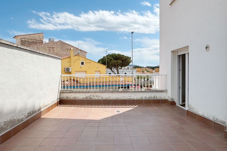Avinguda de Montgu00F3, 68, Port - La Cota - Puig Sec