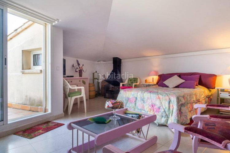 Ático exclusivo ático dúplex en primera línea de mar con vistas espectaculares en Escala (L´)
