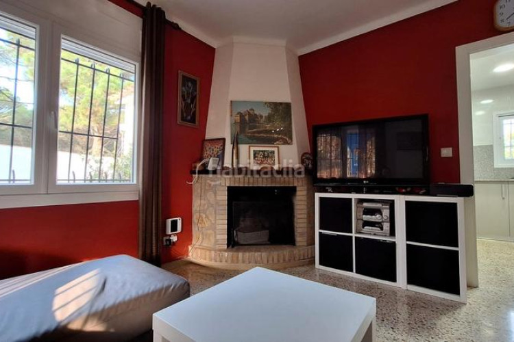 Chalet acogedor chalet esquinero con jardín y parking con posibilidad de piscina privada lescala costa brava en Escala (L´)