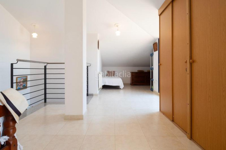 Dúplex fantástico dúplex a solo 650m de la playa y junto a todos los servicios! en Escala (L´)