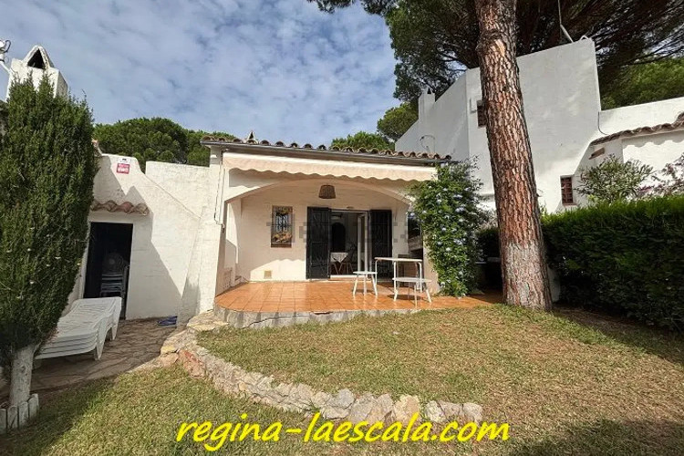 Chalet adosado en calle Onyar