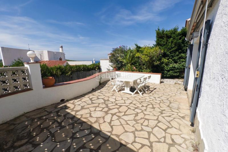 Casa  en cala Montgó con piscina y vistas, a solo 180 m del mar en Escala (L´)