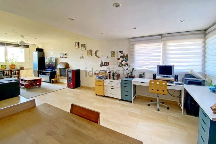 CASA A 200 METROS DE LA PLAYA CON GRAN JARDÍN Y PISCINA