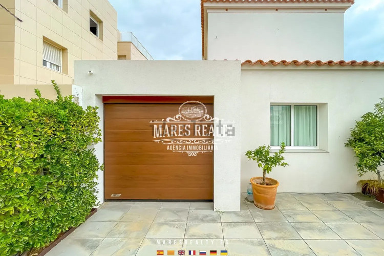 Casa independiente en Barrio Port - Les Planasses