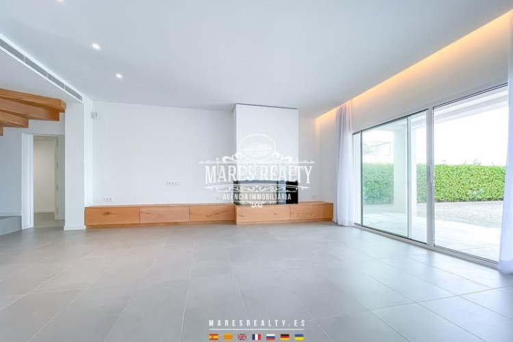 Casa lujosa casa reformada en primera línea de mar en la costa brava en Escala (L´)