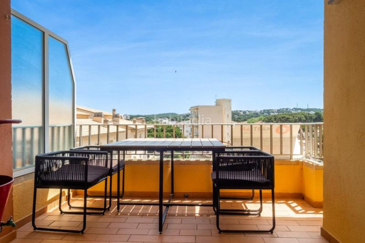 Apartamento piso con vistas al mar y a pocos pasos de la playa en Escala (L´)