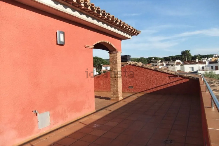 GRAN CASA EN VENTA A l'ESCALA - 500m de la playa de Riells