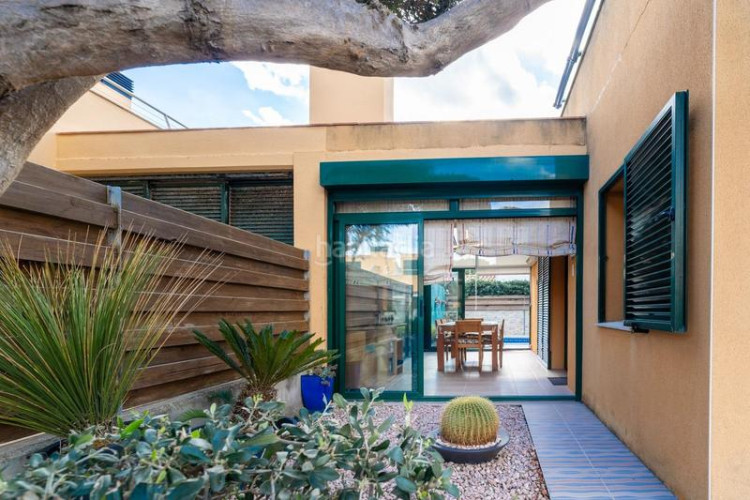 Casa  moderna situada a 250m de la playa en Riells Escala (L´)