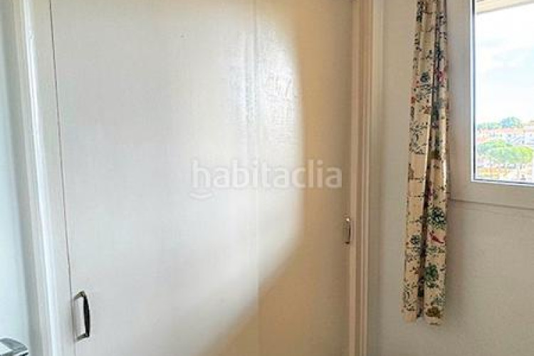 Apartamento en avinguda riells 142 apartamento, 65m2, con vistas al puerto y al mar y con parking en Escala (L´)
