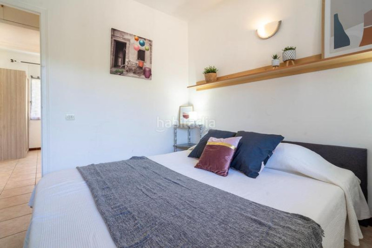 Piso  con 3 habitaciones situado zona montgó en Escala (L´)