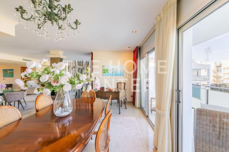Ático  de 214 m2 con vistas y terraza en venta en escala, l en Escala (L´)