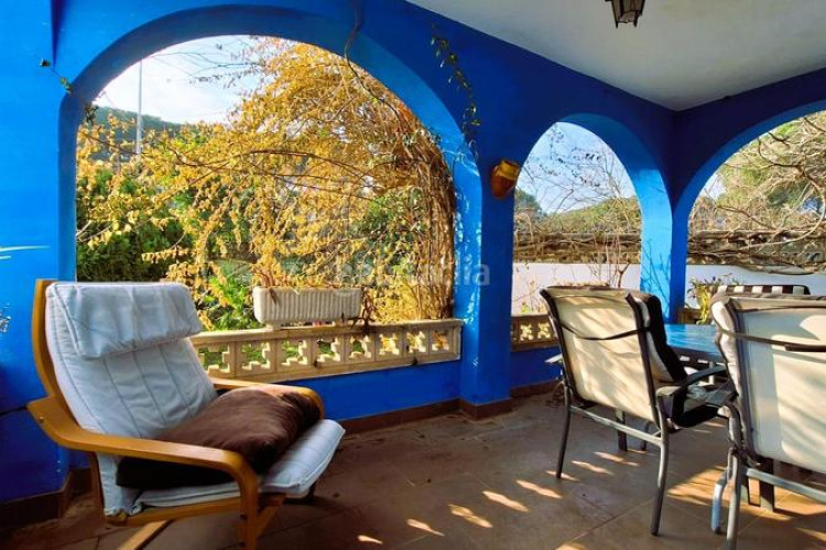Chalet acogedor chalet esquinero con jardín y parking con posibilidad de piscina privada lescala costa brava en Escala (L´)