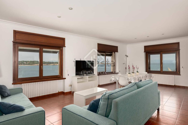 Chalet pareado en calle de la Torre