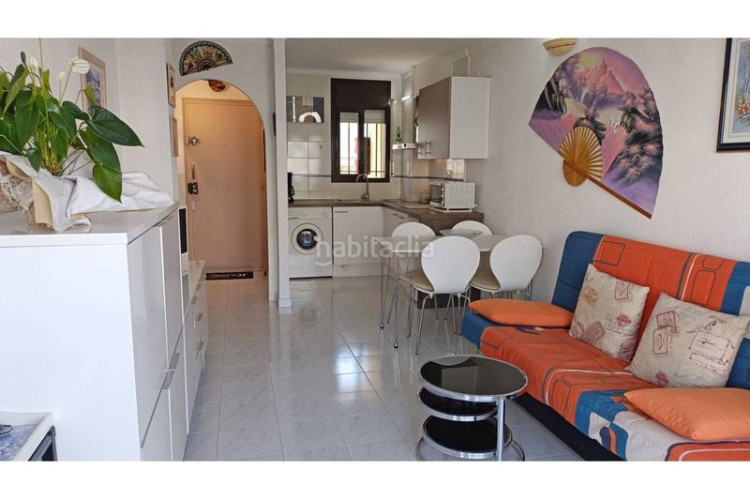 Piso en narcís monturiol 15 piso en venta en com. els pins en Escala (L´)