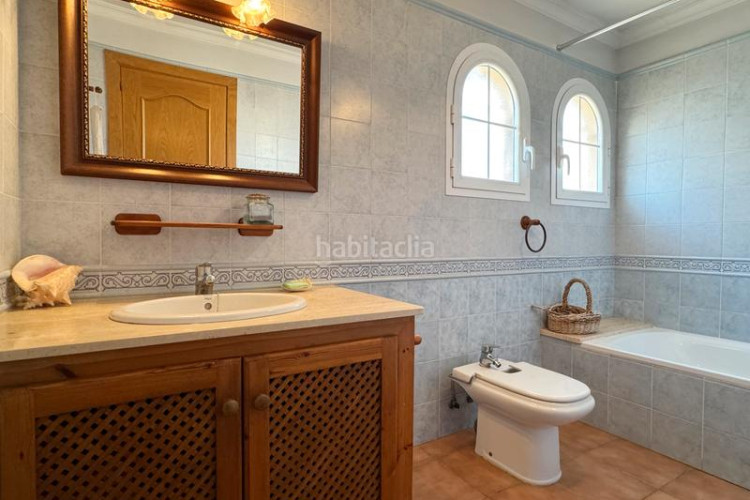 Casa en carrer muga 73 con piscina privada y vistas al mar panorámicas en Escala (L´)