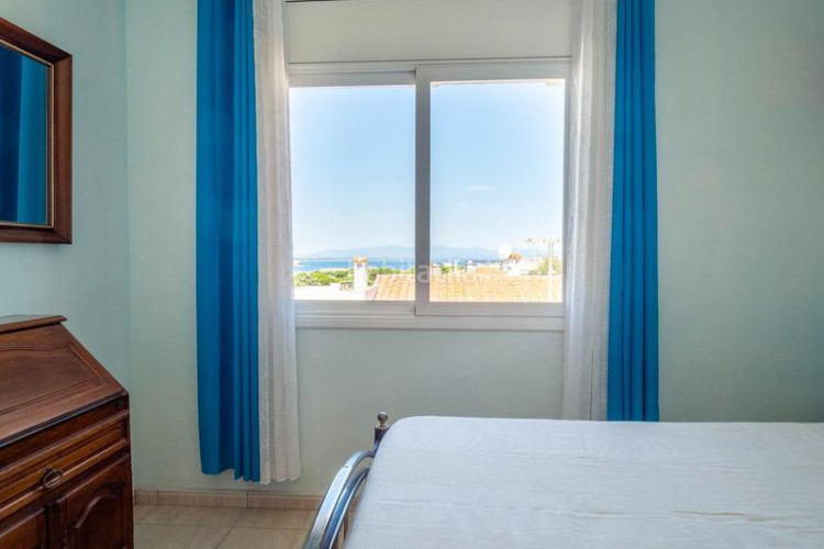 Casa  espaciosa con vistas al mar y piscina privada zona puig sec en Escala (L´)