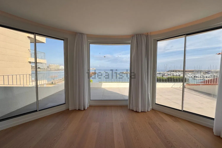 Chalet pareado en avenida Riells
