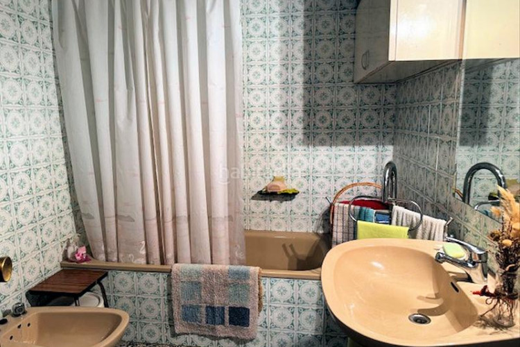 Apartamento  de 82m2, a 300m de la mar, con 20m2 de terraza en Escala (L´)