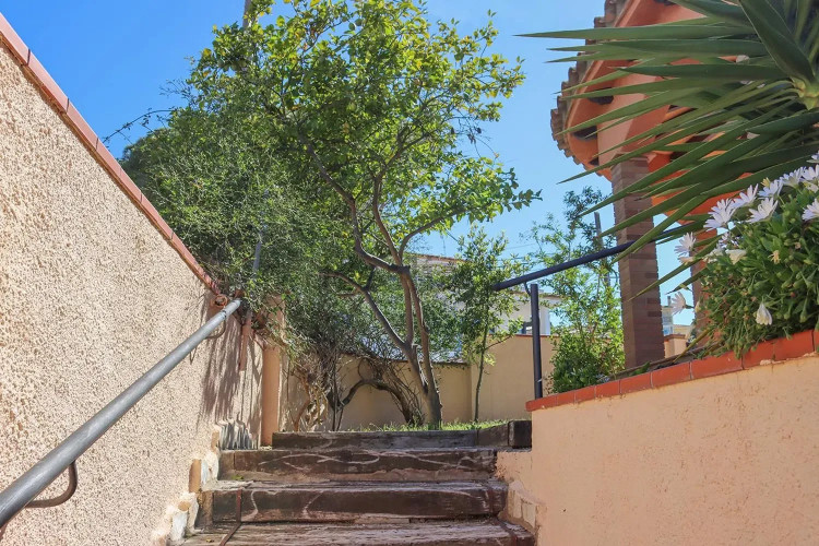 INSPIRA GLOBAL INMO - CASA UNIFAMILIAR CON PISCINA AL PUIG SEC