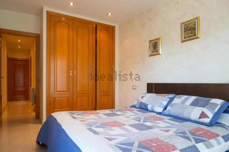 Chalet pareado en calle Tossa