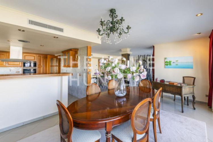 Ático  de 214 m2 con vistas y terraza en venta en escala, l en Escala (L´)