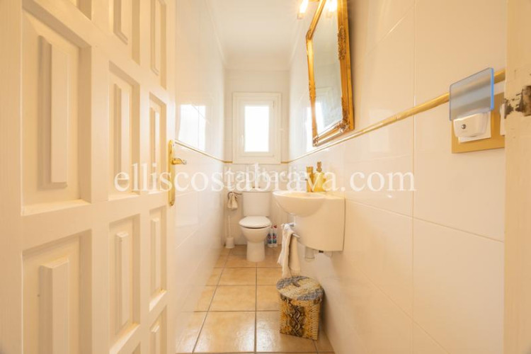 Casa  con vistas al mar y a la montaña - puig sec en Escala (L´)