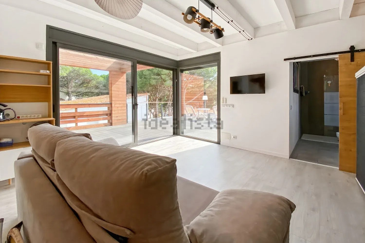 Casa independiente en calle Trencabraços