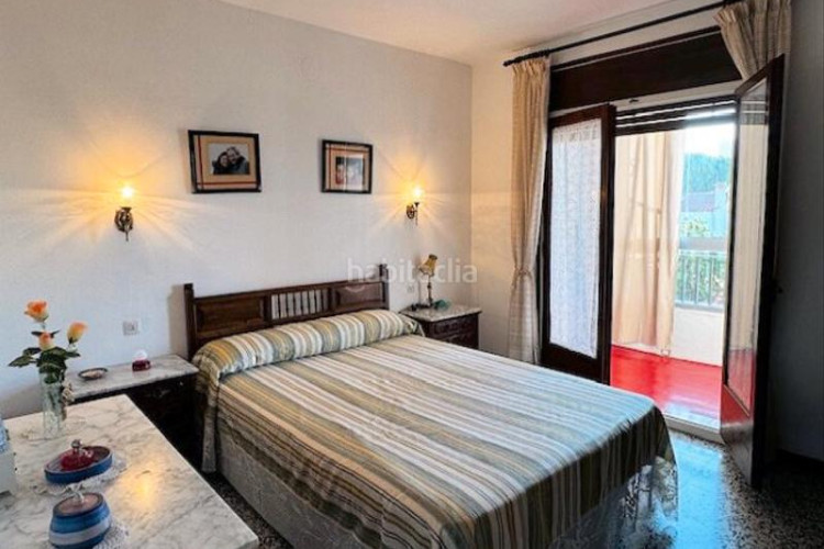 Apartamento  de 82m2, a 300m de la mar, con 20m2 de terraza en Escala (L´)
