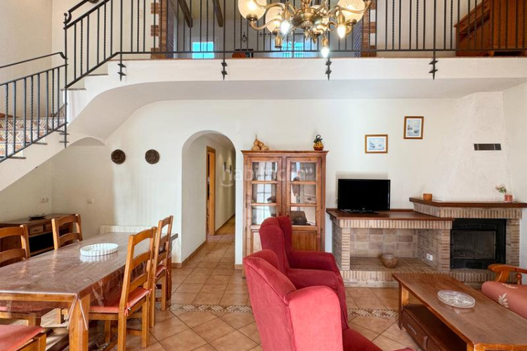 Casa en carrer muga 73 con piscina privada y vistas al mar panorámicas en Escala (L´)