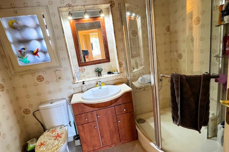 Casa villa de 180m²,con 3 dormitorios, garaje y piscina privada en Escala (L´)