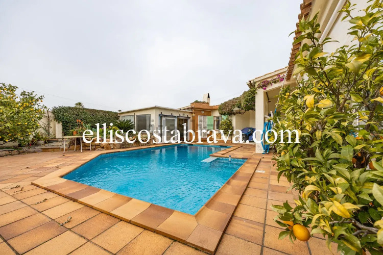 Casa independiente en Barrio Riells