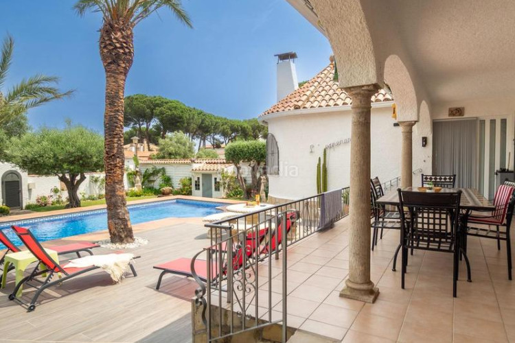 Casa un oasis de privacidad y confort en Riells Escala (L´)