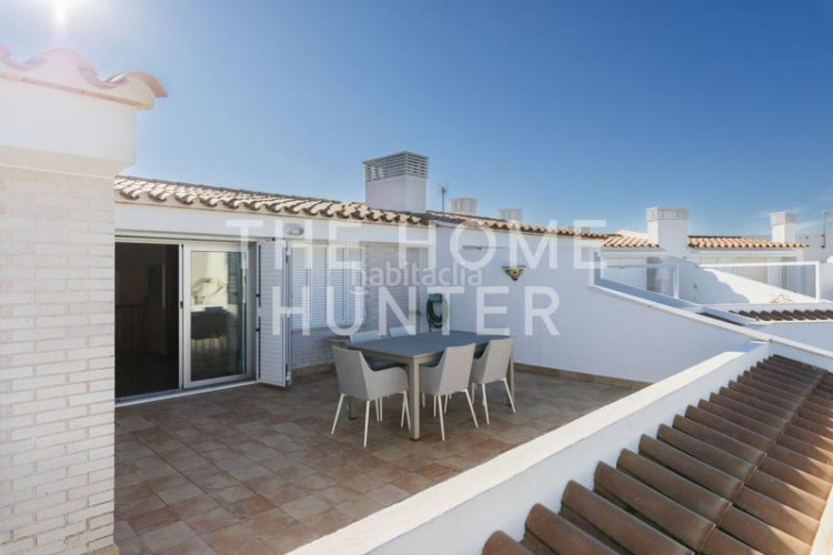 Ático  de 214 m2 con vistas y terraza en venta en escala, l en Escala (L´)