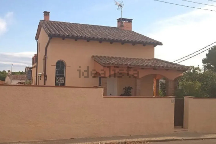 Casa independiente en calle Muga s/n