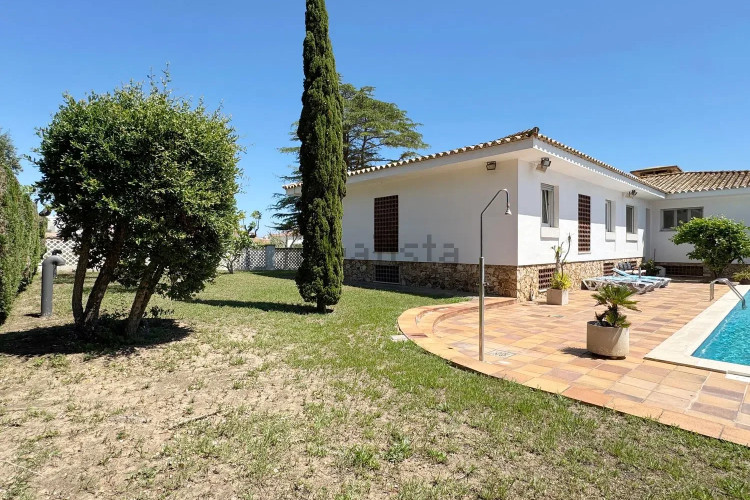 Casa independiente en calle Migjorn