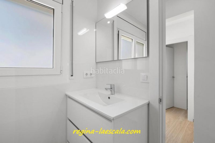 Piso un agradable piso, recién reformado, en la primera planta. en Escala (L´)