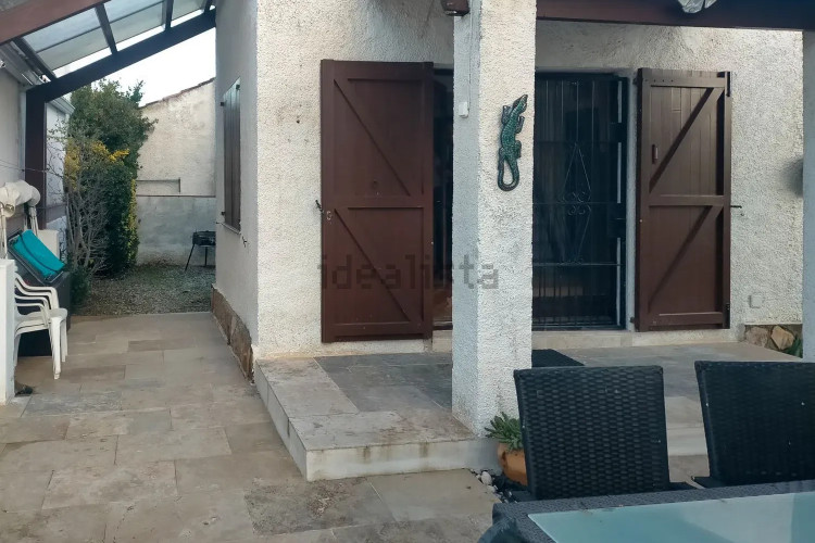 CASA REFORMADA A PIE DE LA PLAYA DE RIELLS DE LA ESCALA