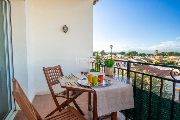 Apartamento piso en muy buen estado con vistas despejadas en Escala (L´)