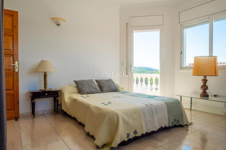 Casa  espaciosa con vistas al mar y piscina privada zona puig sec en Escala (L´)