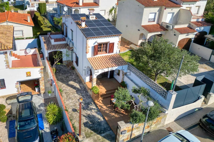 Casa independiente en calle Ricardell, 27