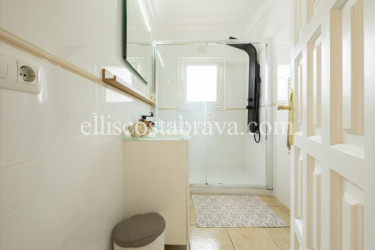 Casa  con vistas al mar y a la montaña - puig sec en Escala (L´)