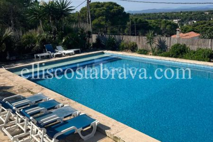 Casa  con vistas al mar y a la montaña - puig sec en Escala (L´)