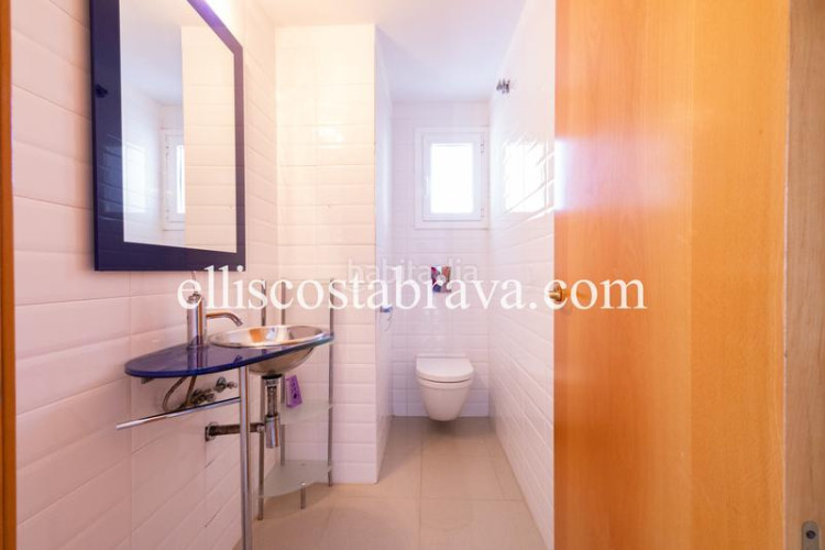 Casa fantástica propiedad con piscina privada y vistas al mar. en Escala (L´)