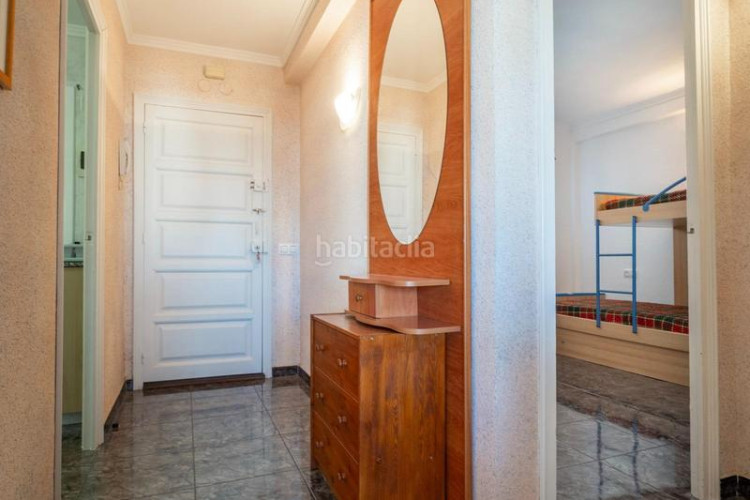 Piso apartamento con terraza vistas al mar y montaña en Escala (L´)