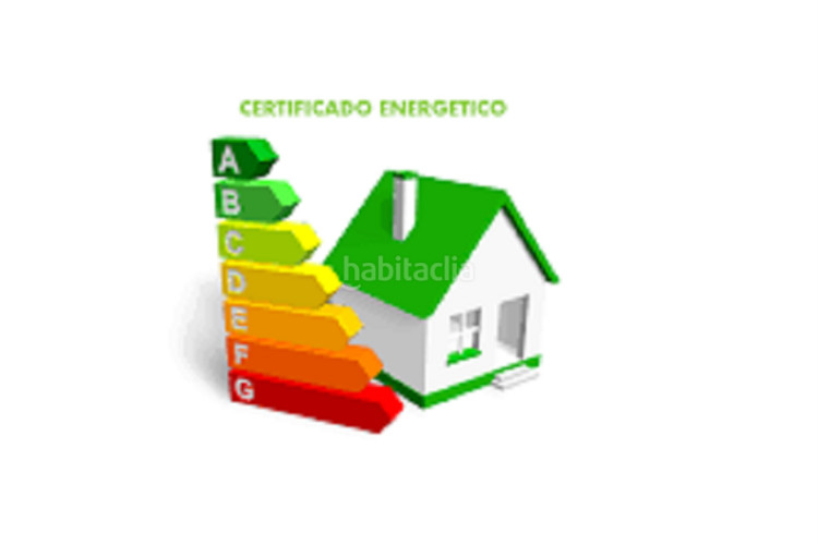 Planta baja un agradable y espacioso apartamento en un complejo residencial con piscina comunitaria y mucha zona verde. en Escala (L´)